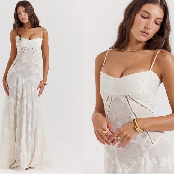 ❌SOLD❌HOUSE OF CB Seren Floral Lace Back Maxi Dress in Vintage Cream New - Picture 4 of 16